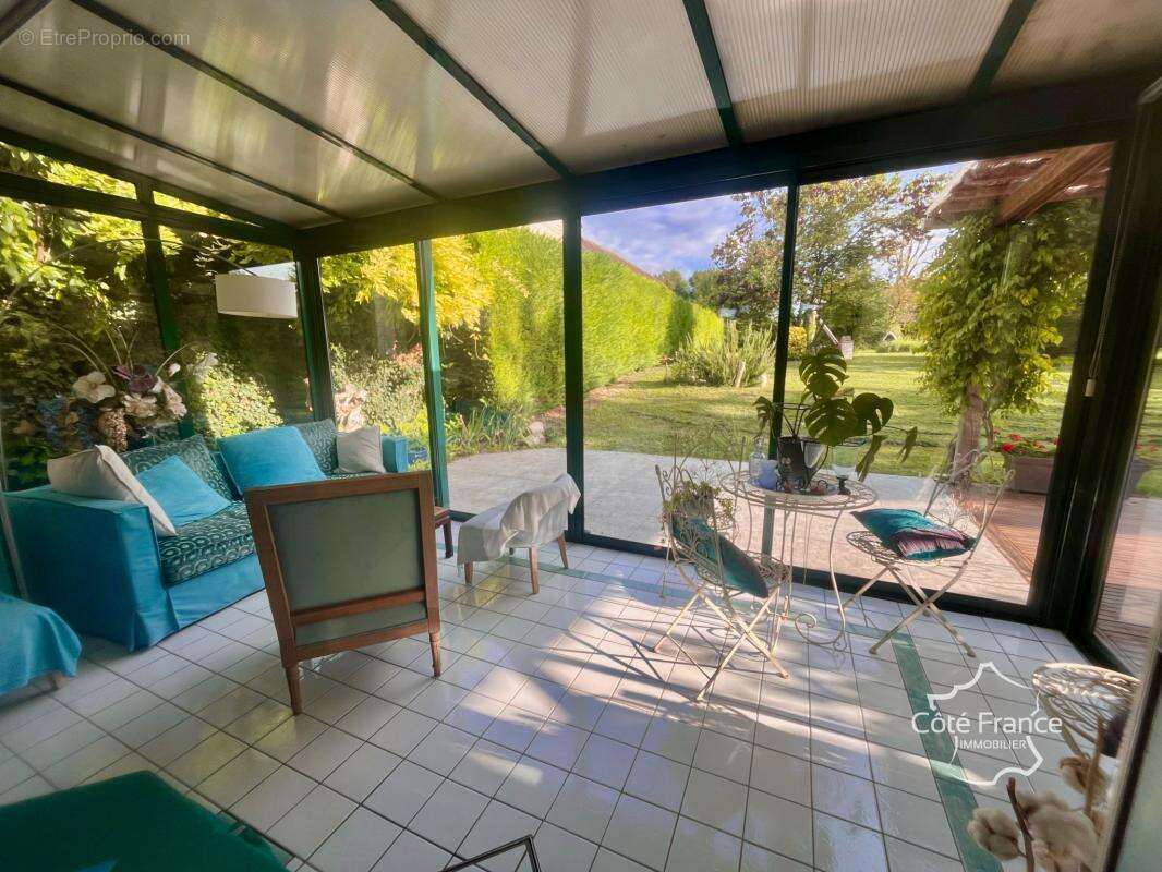 Maison à AILLANT-SUR-THOLON