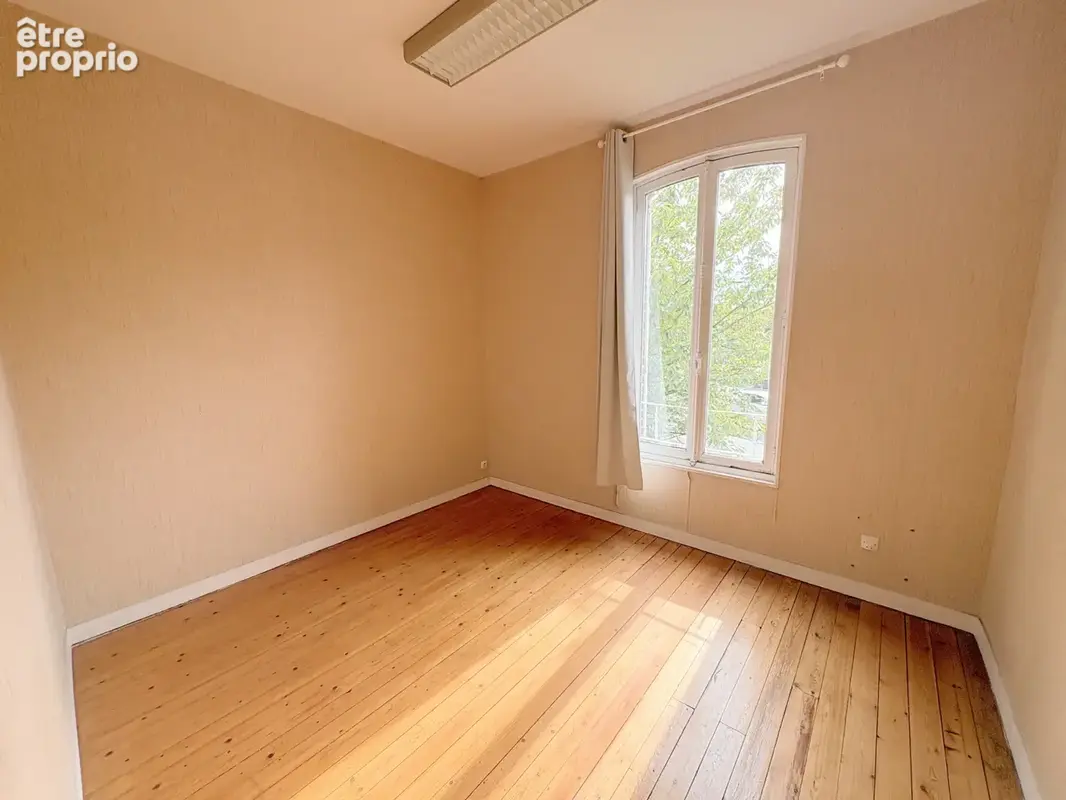 Ancien bâtiment communal à réhabiliter en maison ou plusieurs appartements ! - photo 8
