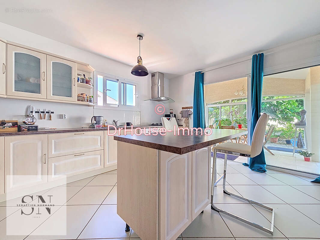 Maison à ALLEZ-ET-CAZENEUVE