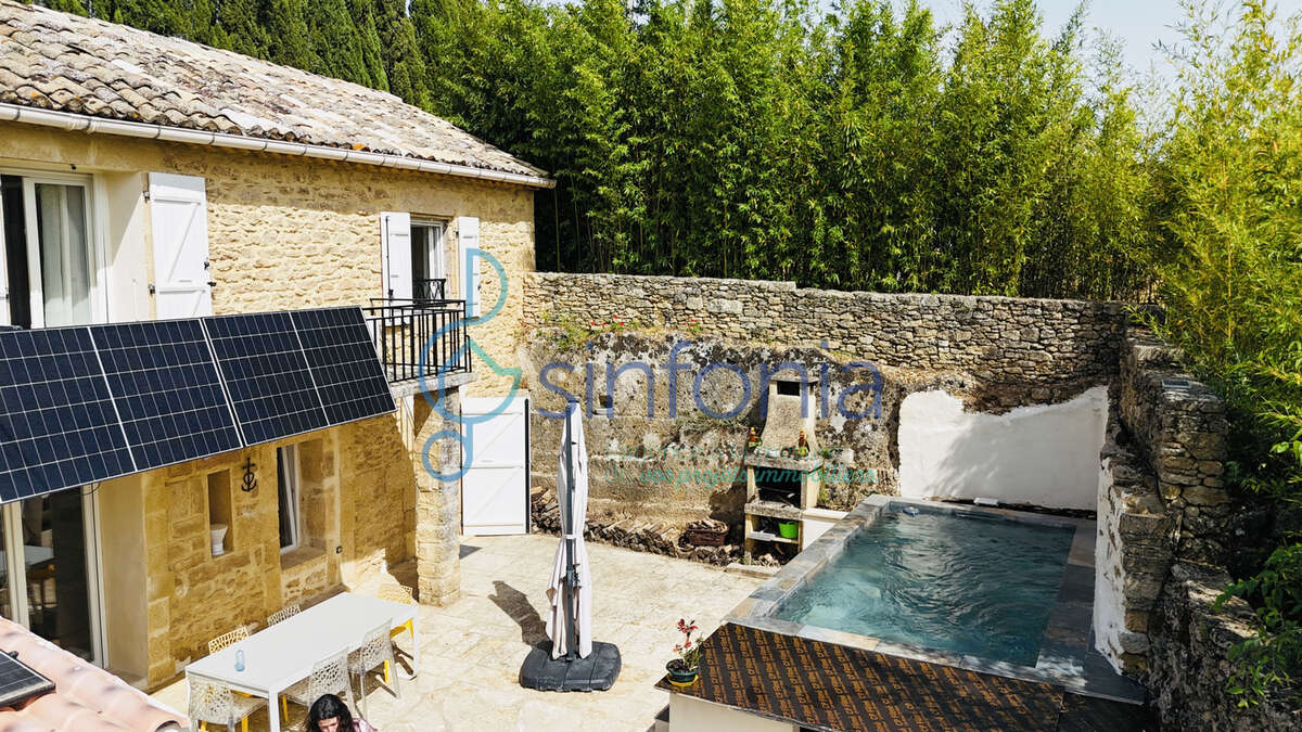 Ancienne bergerie en pierre rénovée avec plunge pool à Vers-Pont-du-Gard - photo 16
