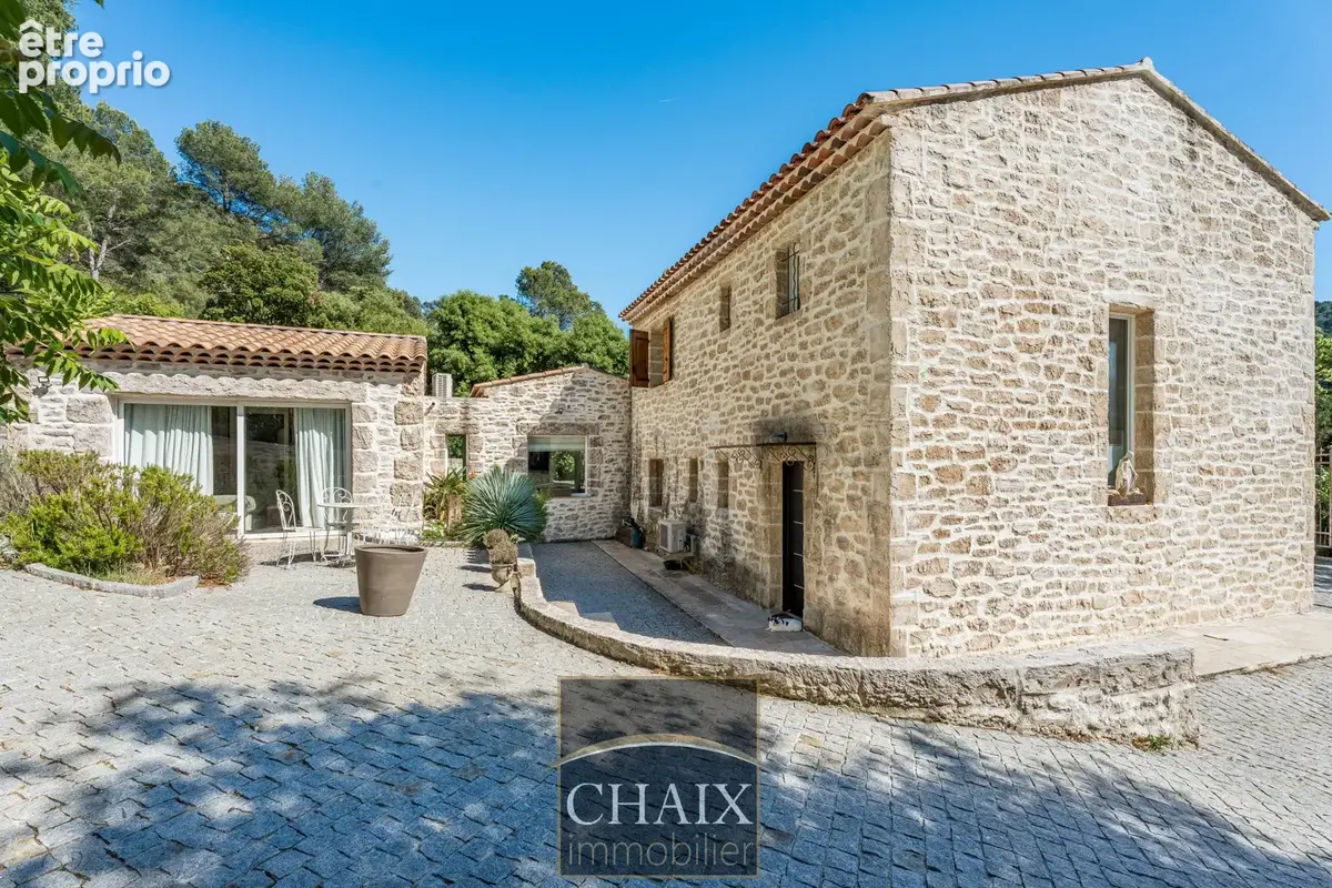 Propriete unique sur la commune de gemenos, cachet, modernite et volumes - photo 17