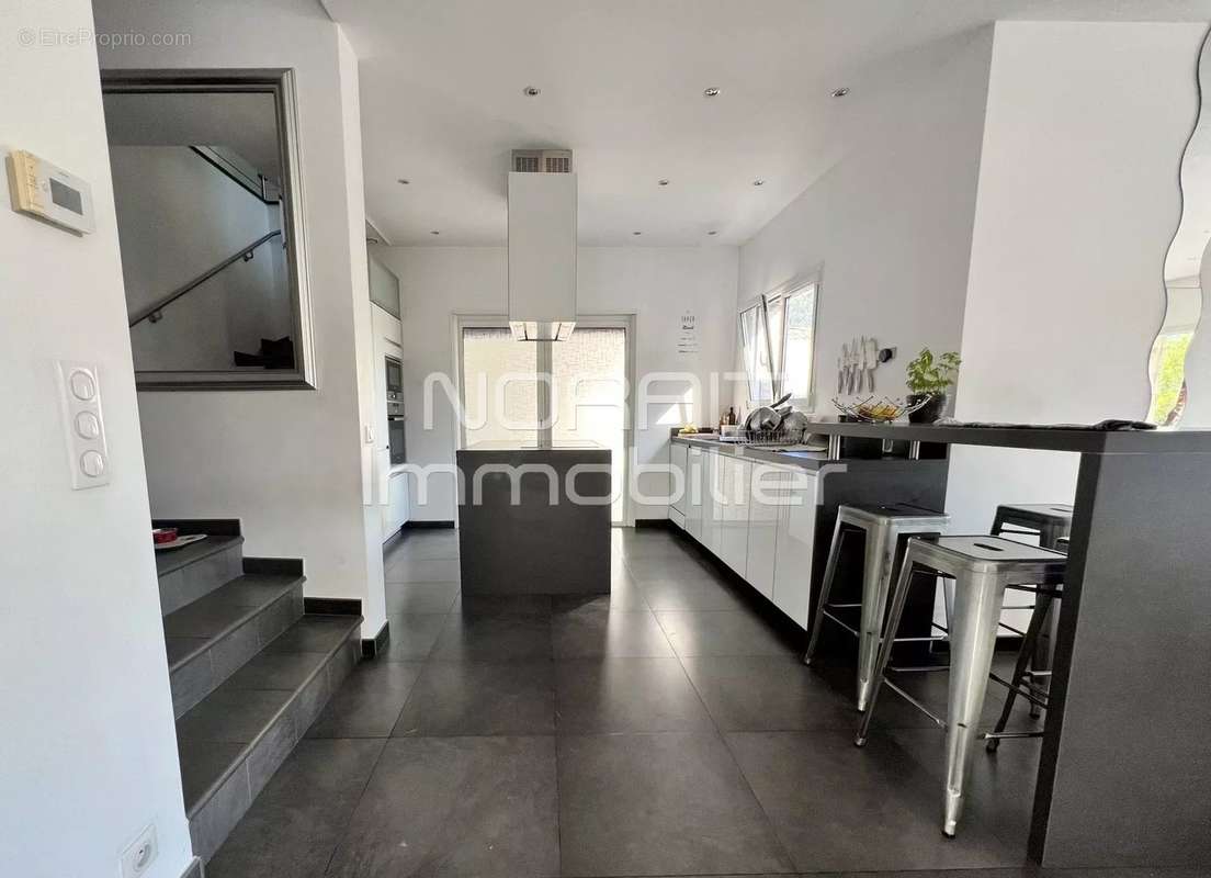 Maison à TOURRETTE-LEVENS