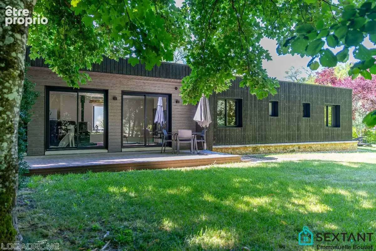 A 15 min de Bergerac, superbe propriété en pierre rénovée sur plus de 3 HA, 4 habitations, grange, superbe espace piscine - photo 7