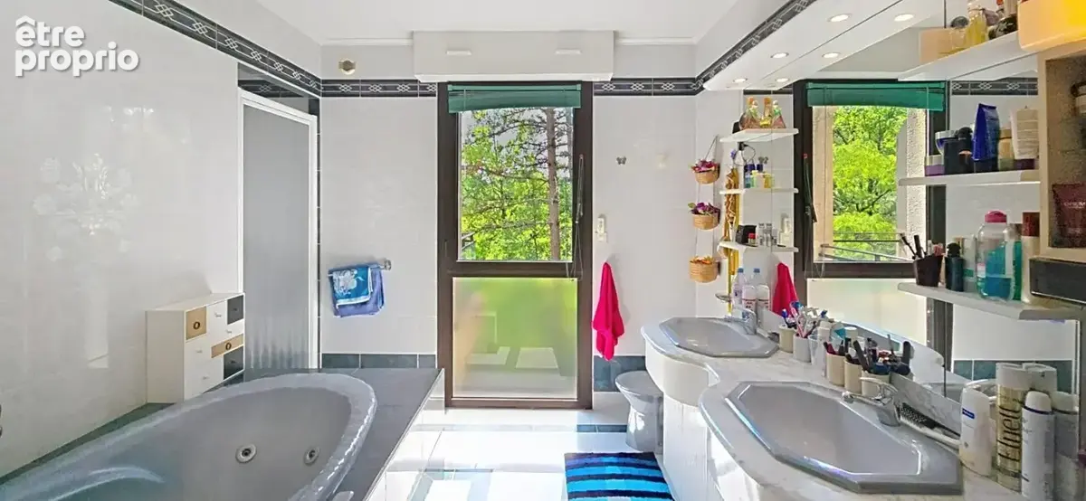 Maison d'architecte d'une surface habitable de 185 m², sur plus de 7 000 m² de terrain, à Boulazac - photo 11