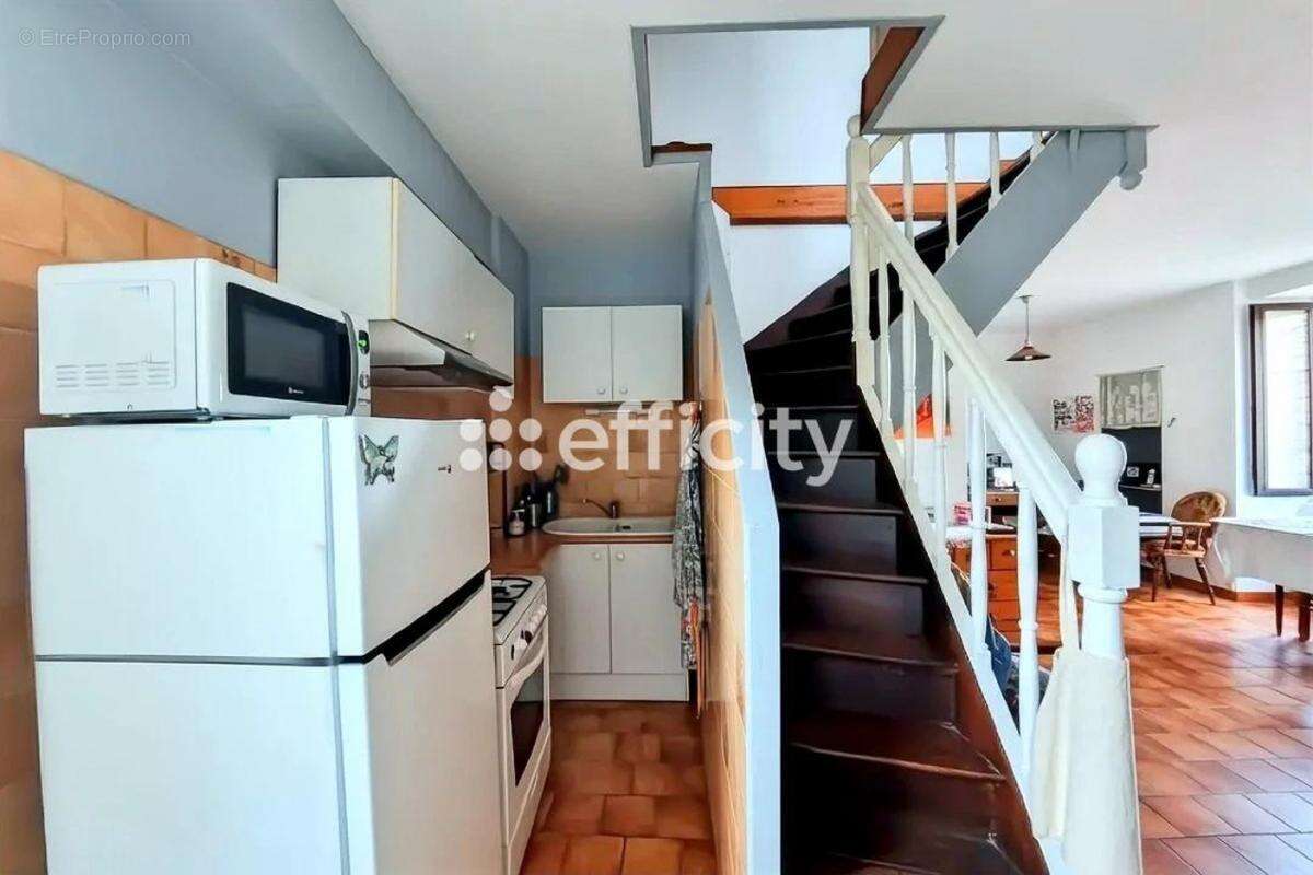 Appartement à FUMEL