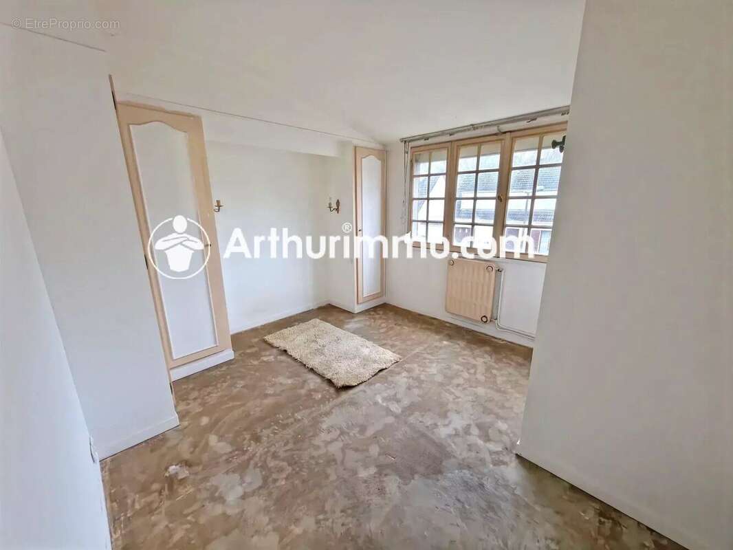 Maison à SAVIGNY-LE-TEMPLE