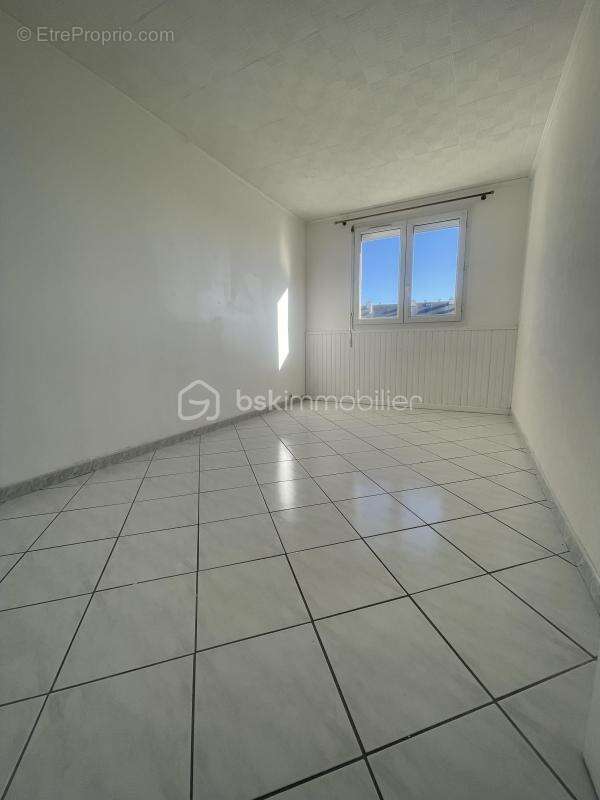 Appartement à MAINVILLIERS
