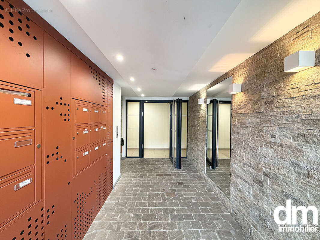 Appartement à ENSUES-LA-REDONNE
