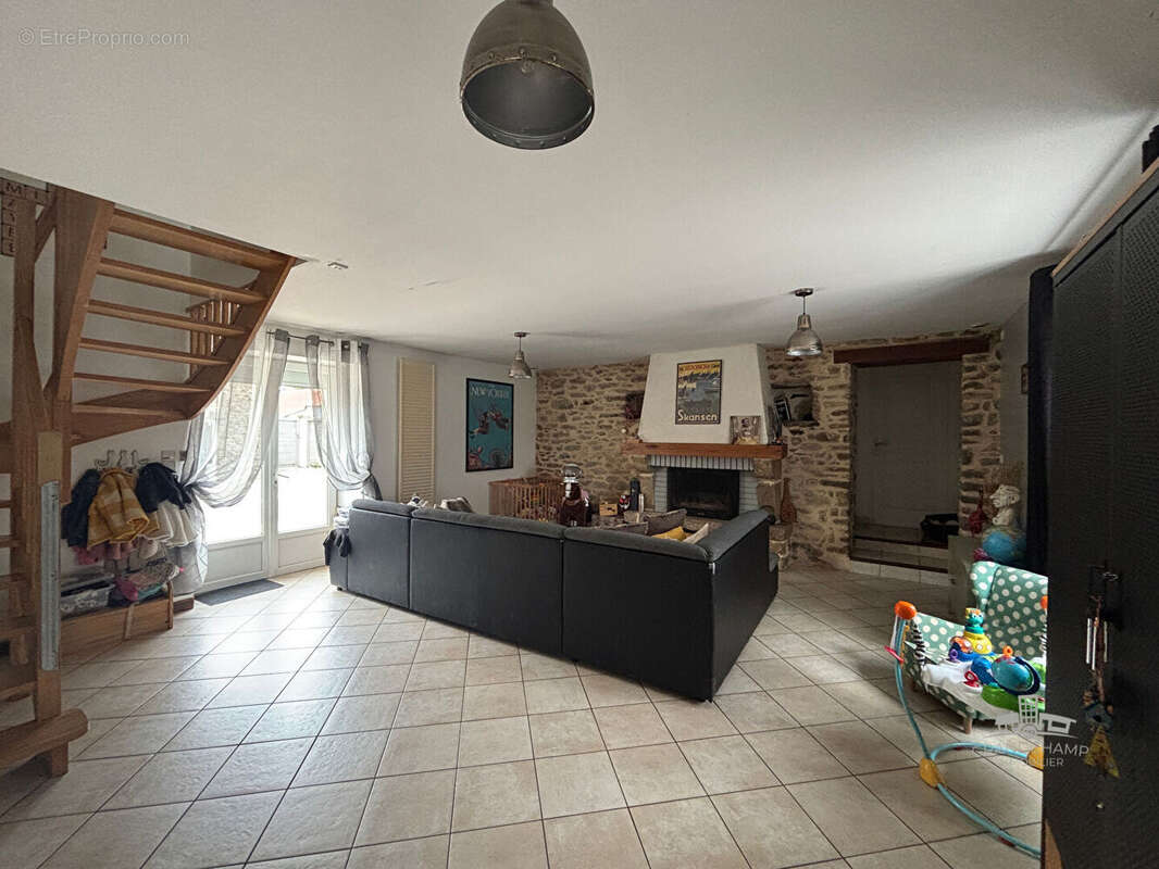 Maison à TREILLIERES