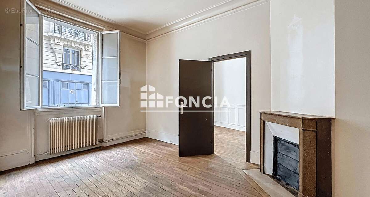 Appartement à PARIS-14E