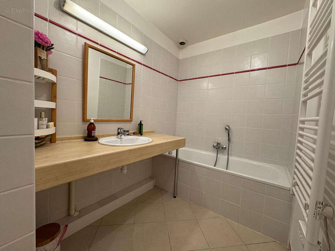 Appartement à MARSEILLE-2E