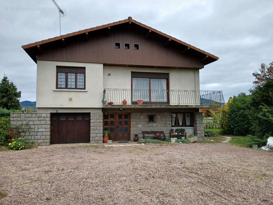 Maison à NERONDE-SUR-DORE