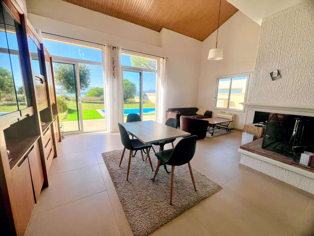 Maison à VILLENEUVE-DE-LA-RAHO