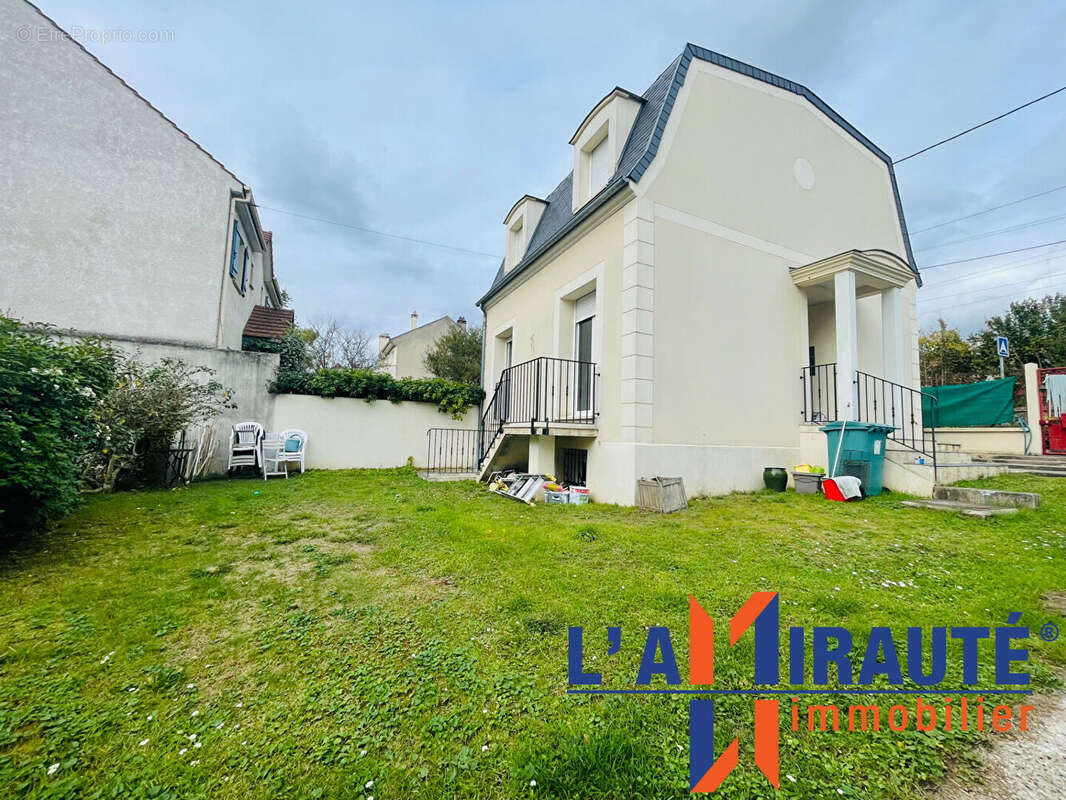 Maison à SARTROUVILLE