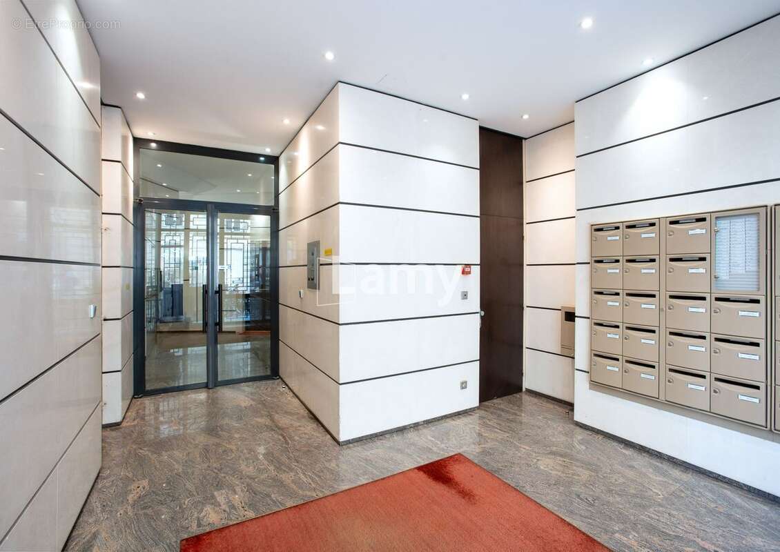 Appartement à PARIS-17E
