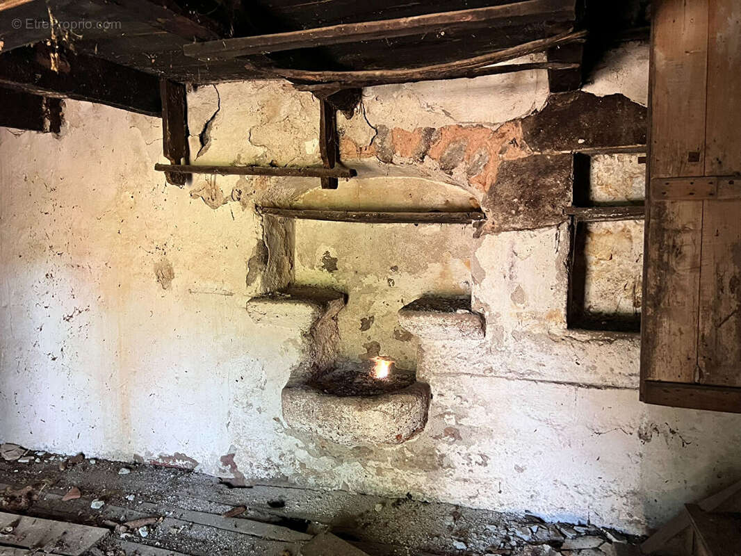 Petite bâtisse de charme à réhabiliter - photo 12