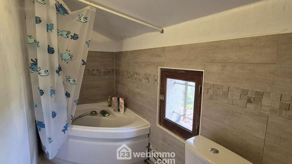 Maison à FLASSANS-SUR-ISSOLE