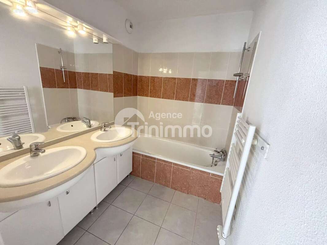 Appartement à SAINT-ANDRE-DE-LA-ROCHE