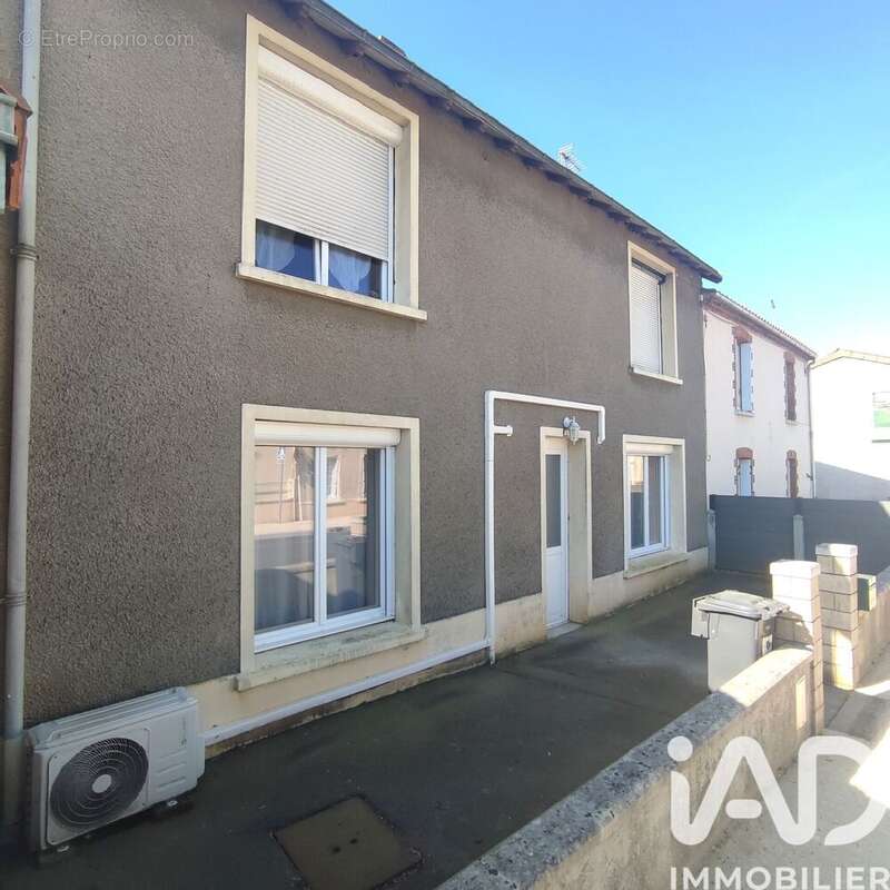 Photo 3 - Maison à LA CHAPELLE-DU-GENET