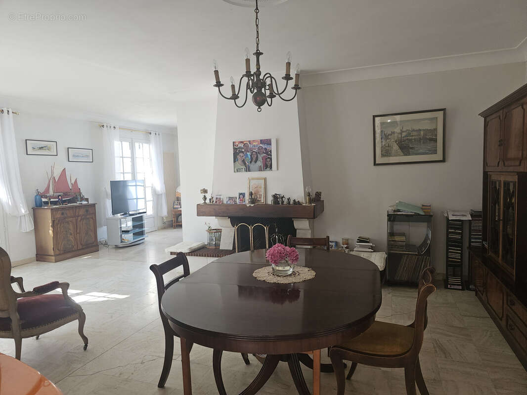 Maison familiale 160 m2   4 chambres + bureau   Terrain 994 m2 - photo 2