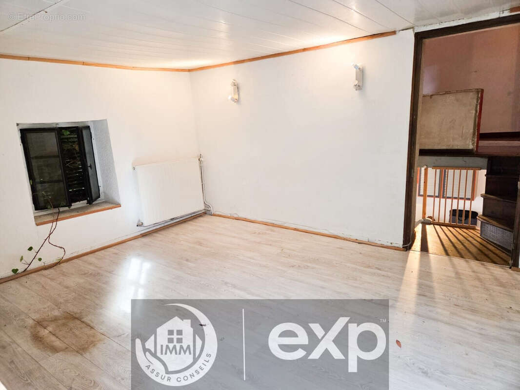 Maison à SAINT-GENIX-SUR-GUIERS