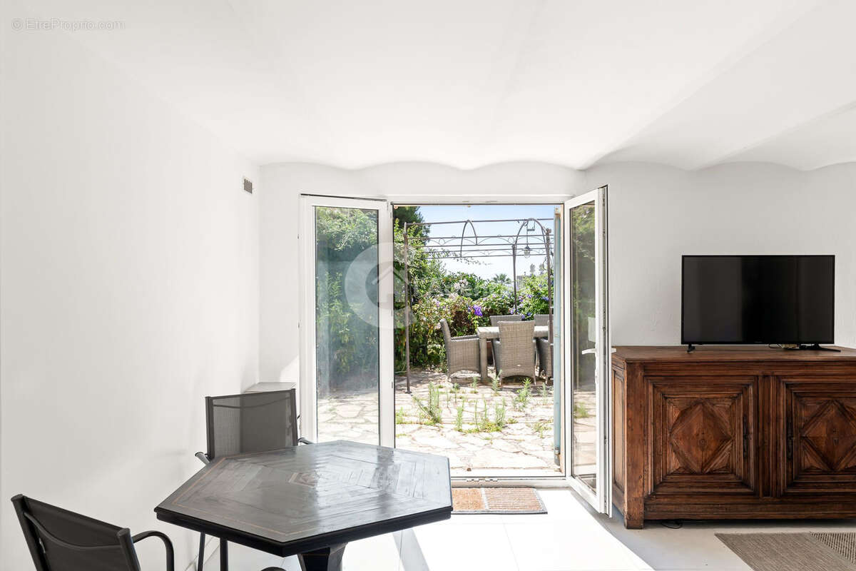 Maison à VALLAURIS