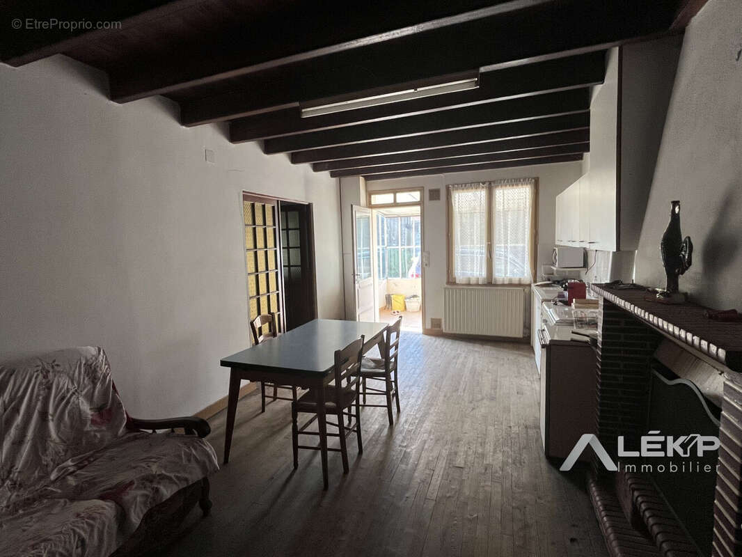 Maison à LA CHAPELLE-DE-BRAIN