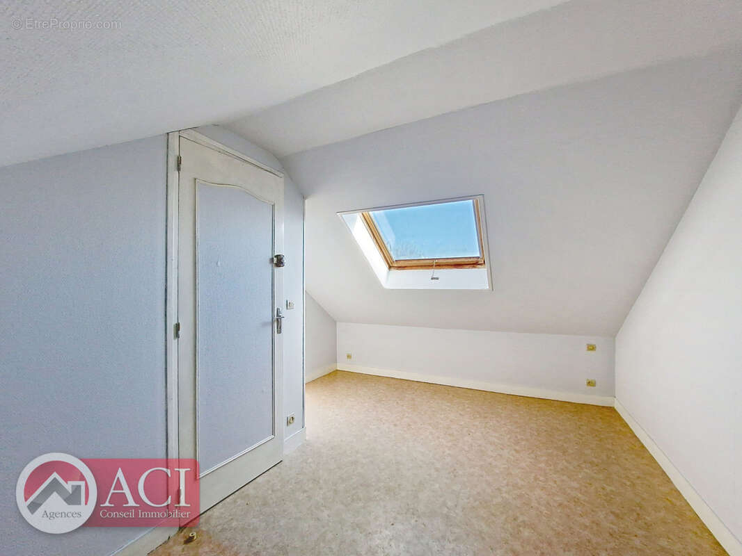 Maison à TOURNY