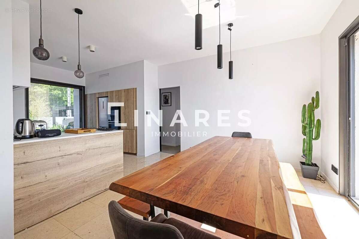 Appartement à MARSEILLE-16E
