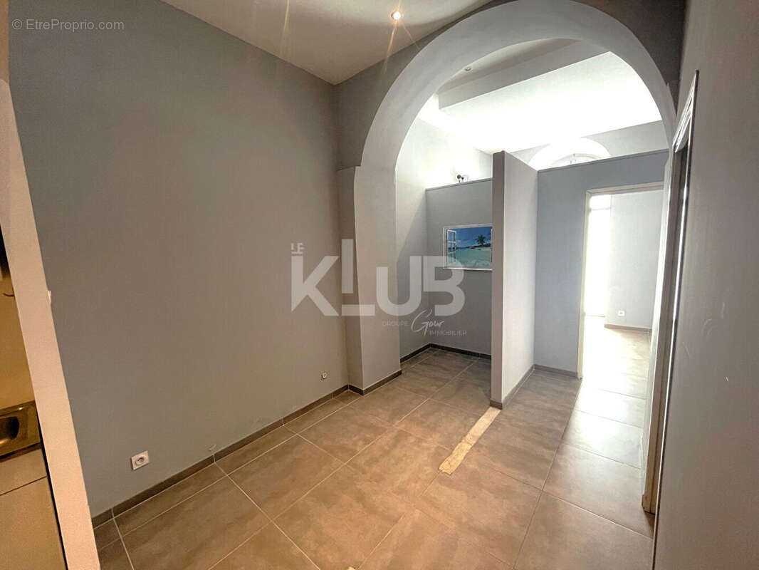 Commerce à SANTA-MARIA-DI-LOTA