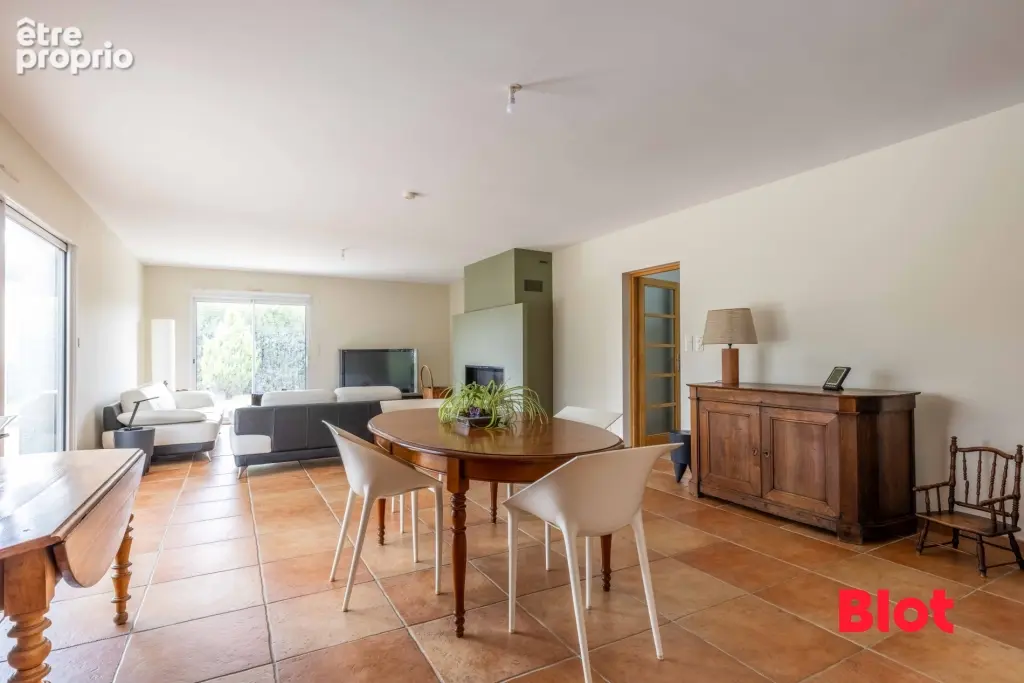 Maison 8 pièces 243 m² à vendre à Sens-De-Bretagne (35490) - photo 4