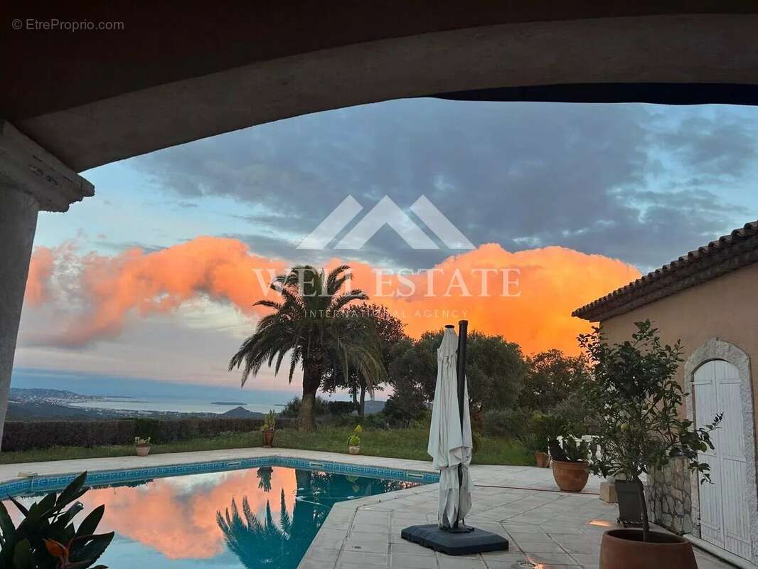 Maison à LES ADRETS-DE-L&#039;ESTEREL