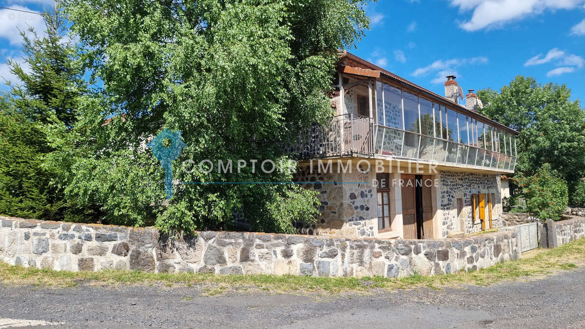 Dépt. 07 - A VENDRE à SANT-PAUL-DE-TARTAS - Ferme rénovée de 140 m2 - Parcelles de 357 m2 - photo 3