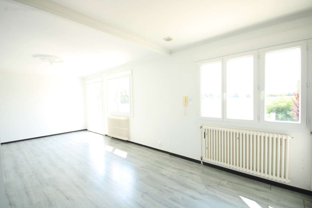 Maison 103 m² à Villeneuve-Du-Pareage  - photo 9