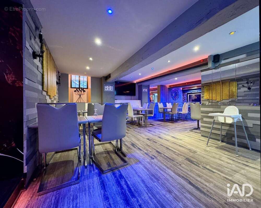 Photo 4 - Commerce à VILLECRESNES