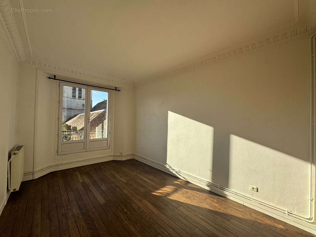 Appartement à AUBERVILLIERS