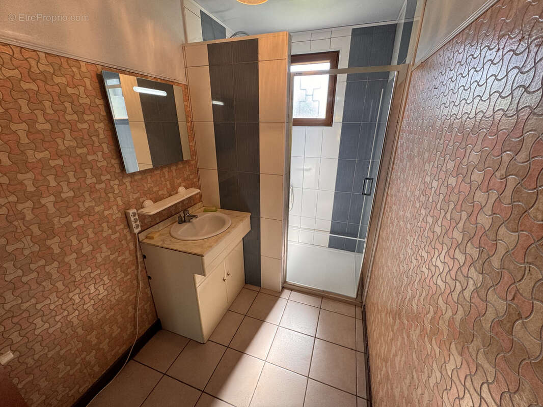 Maison à SEGUR-LES-VILLAS