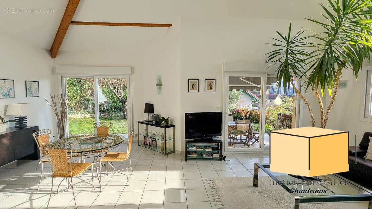 Maison à CHINDRIEUX