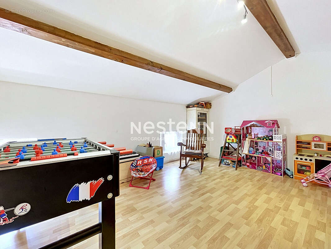 Golfe Juan - Maison 104m² - 5pièces - Garage - Calme - photo 14