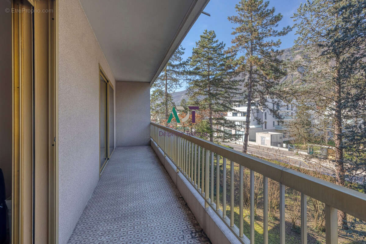 Appartement à MEYLAN