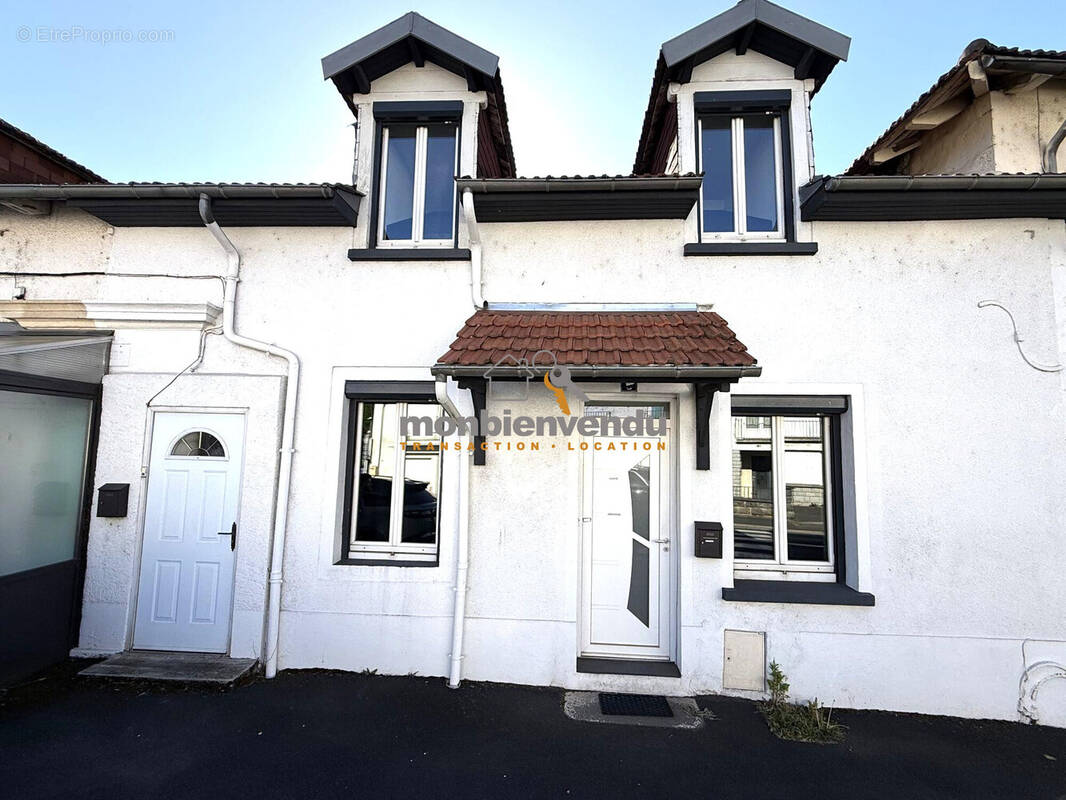 Maison à ARPAJON-SUR-CERE