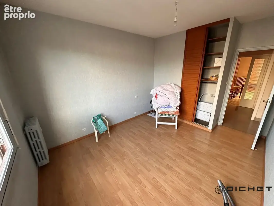 Appartement à rafraichir dans résidence recherchée / Garage et 2 balcons - photo 9