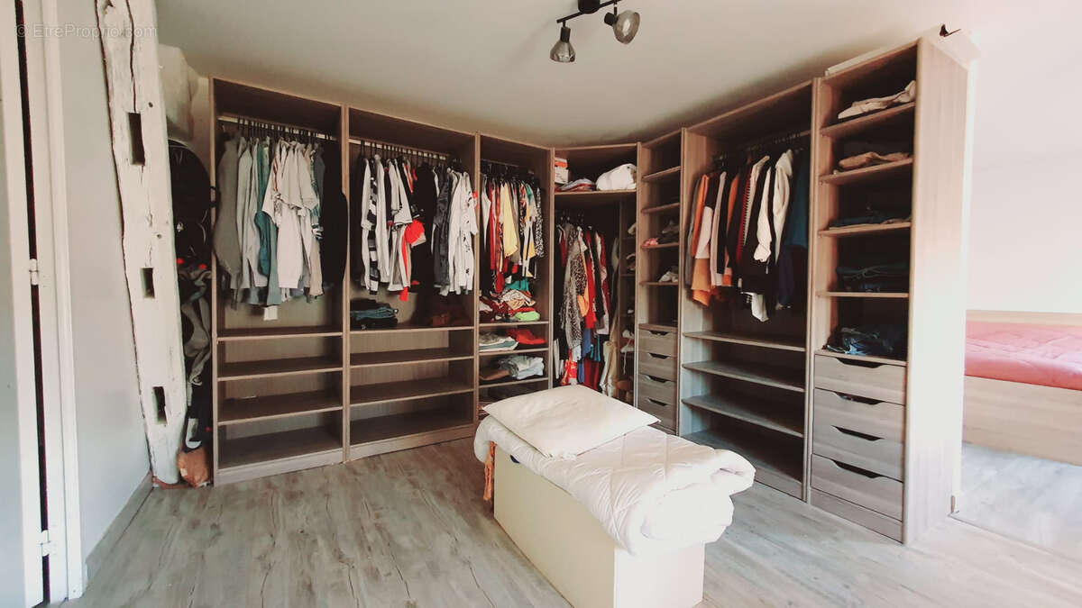 Appartement à BAILLEUL-SUR-THERAIN