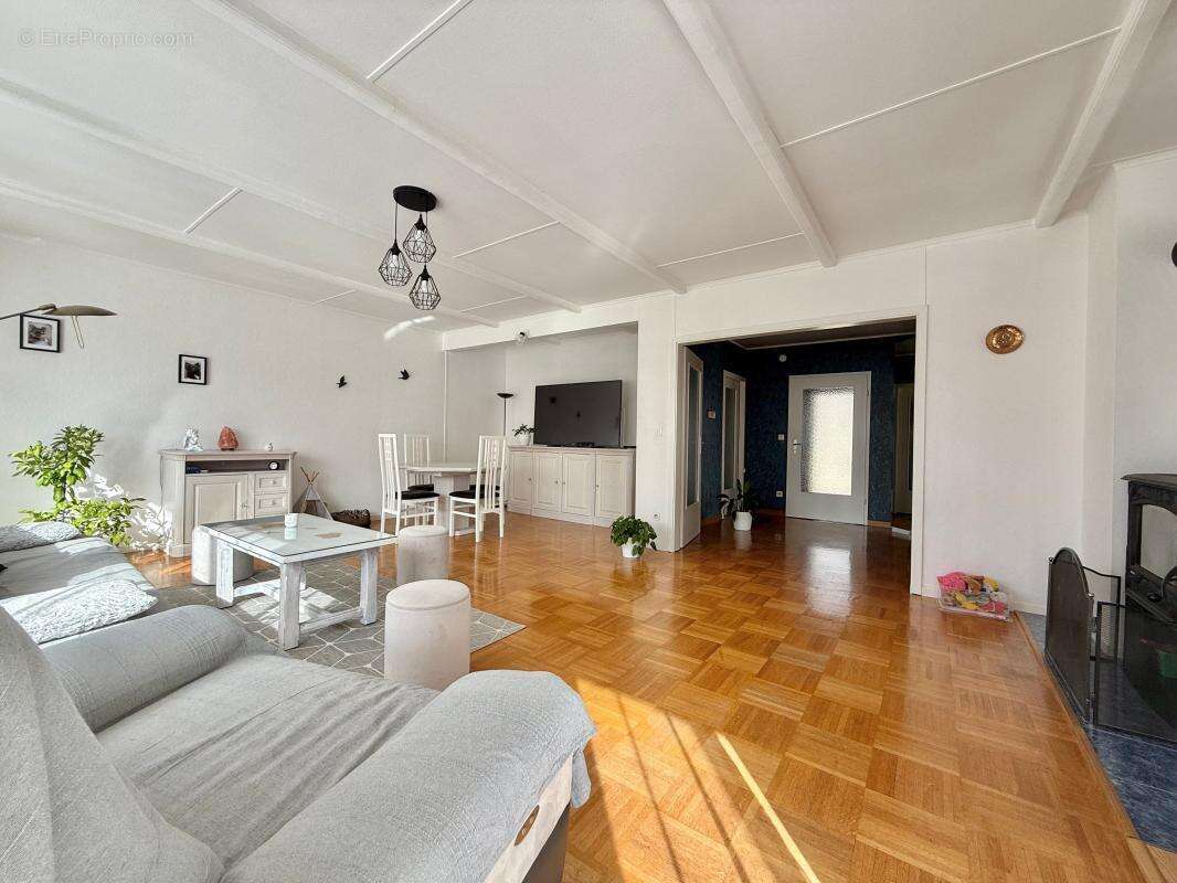 Maison à ARC-SUR-TILLE