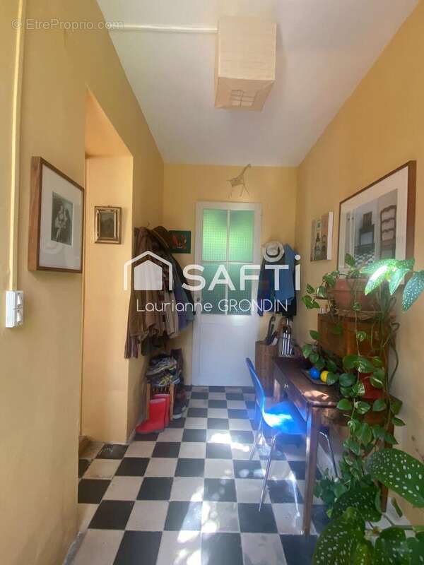 Maison 281 m² à Mazeray  - photo 4