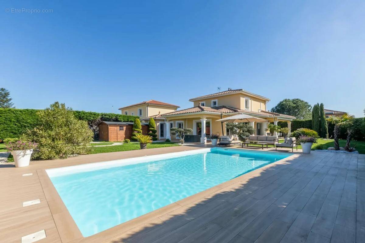 Maison à SAINT-BONNET-DE-MURE