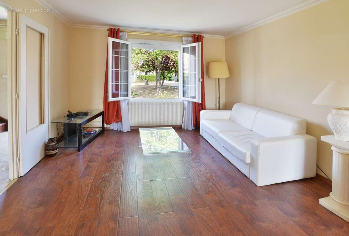 Maison 91 m² à Crosne  - photo 4