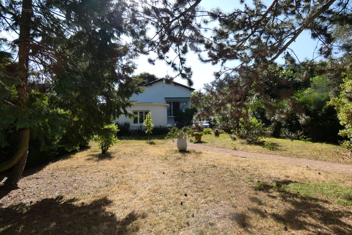 Maison à NERIS-LES-BAINS