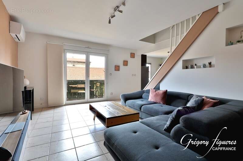À vendre – Beau duplex 3 pièces de 78,19 m² au dernier étage, avec balcon, garage et place de parking privative - photo 2