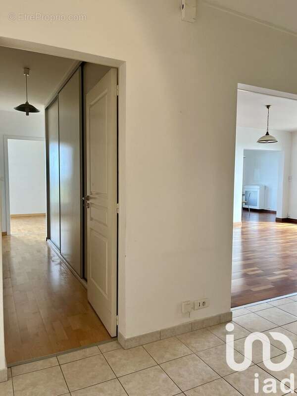 Photo 5 - Appartement à AVRILLE